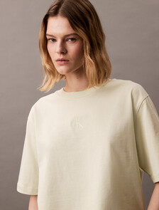 Buy 여성 리퀴드 CK 모노로고 반팔 티셔츠 in color ALOE WASH