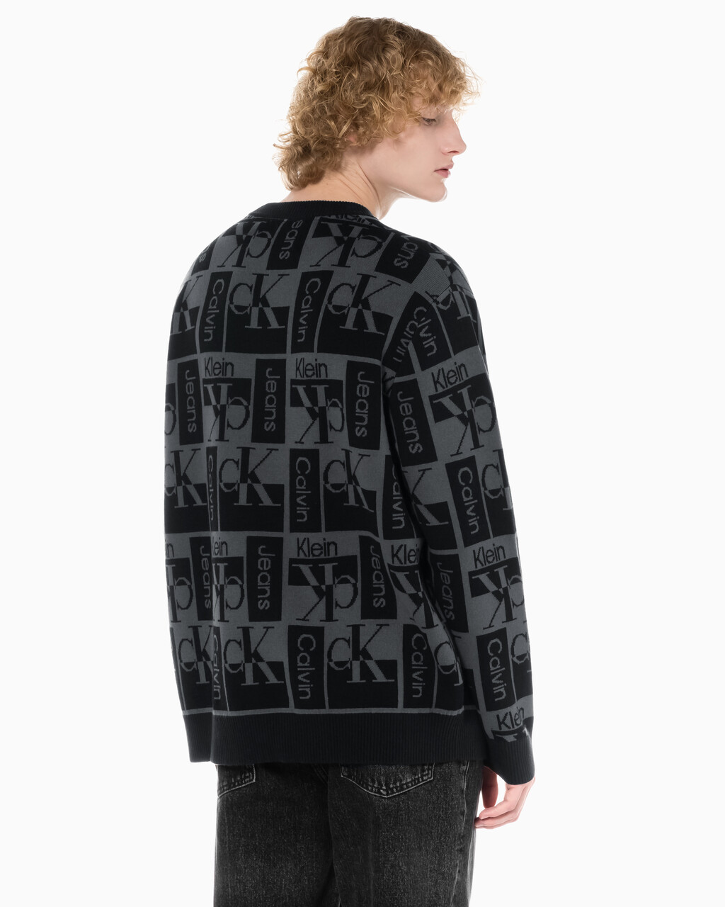 Buy 남성 릴렉스 핏 AOP 로고 스웨터 in color CK BLACK