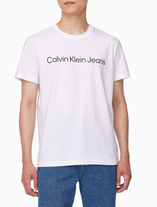 Buy 남성 레귤러핏 인스티튜셔널 로고 반팔 티셔츠 in color BRIGHT WHITE
