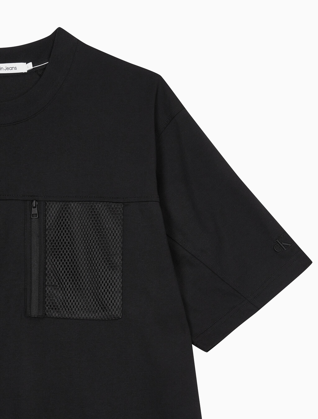 Buy 남성 릴렉스핏 기능성 포켓 반팔 티셔츠 in color CK BLACK