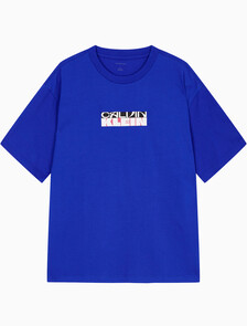 Buy 남성 릴렉스 핏 블락 그래픽 자수 반팔 티셔츠 in color blue