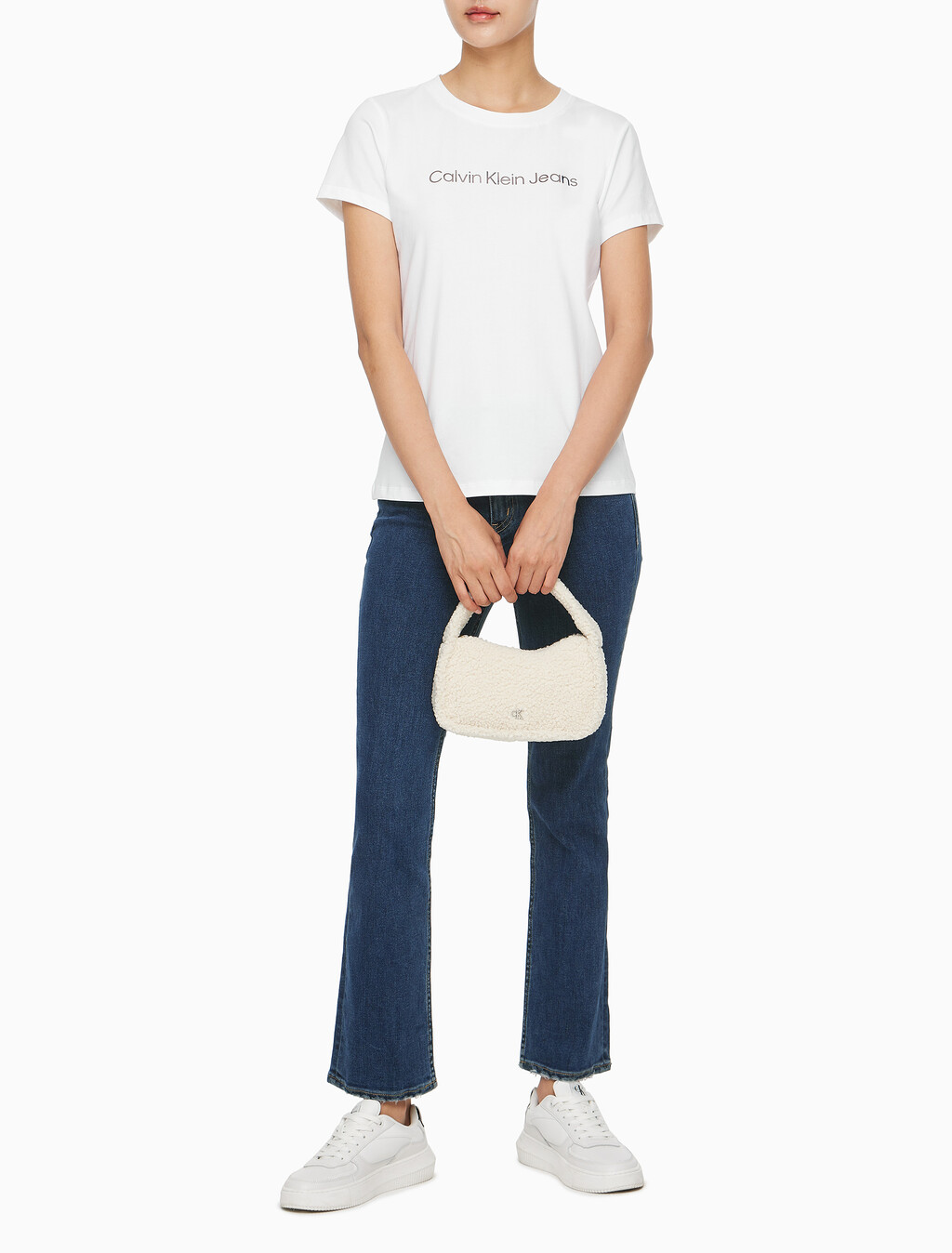 Buy 여성 CKJ 블락 쉐르파 미니백 in color IVORY