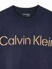 Buy 남성 소프트 페이디드 로고 크루넥 반팔 티셔츠 in color DARK SAPPHIRE