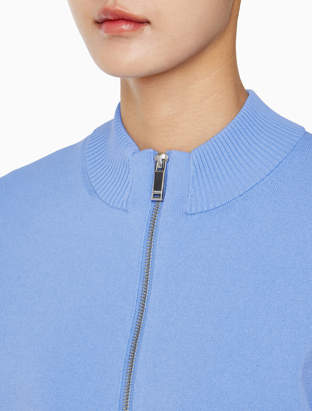 Buy 여성 하프 밀라노 카라 보머 스웨터 in color VISTA BLUE