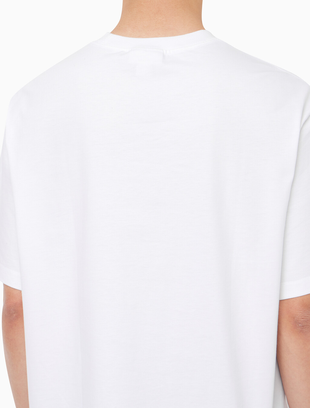 Buy 남성 릴렉스핏 CKJ 그래픽 반팔 티셔츠 in color BRILLIANT WHITE