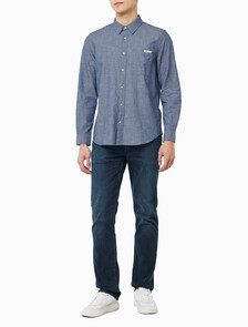 Buy 챔브레이 클래식 셔츠 in color Deep Indigo Blue