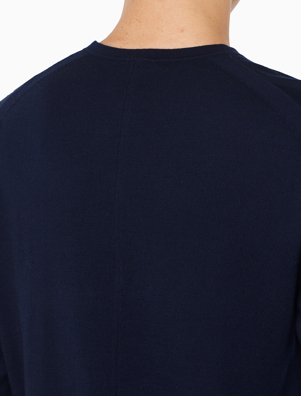 Buy 남성 메리노 울 크루넥 스웨터 in color DARK SAPPHIRE