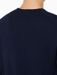 Buy 남성 메리노 울 크루넥 스웨터 in color DARK SAPPHIRE