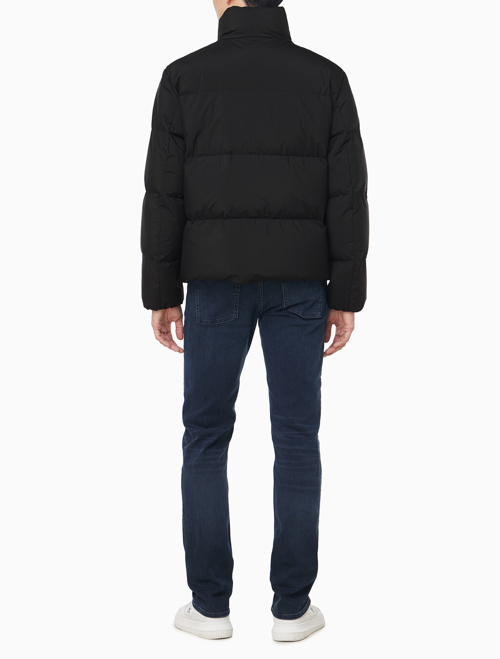 Buy 남성 릴랙스드 숏 다운 푸퍼 in color BLACK