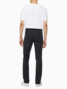 Buy 남성 바디핏 블랙 37.5 기능성 데님 in color WASHED BLACK LOGO LACE