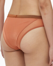 Buy 여성 퓨쳐 쉬프트 홀리데이 AF 하이레그 탕가 in color RED BROWN