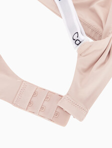 Buy 여성 테일러드 로고 AF 브라렛 in color BEECHWOOD