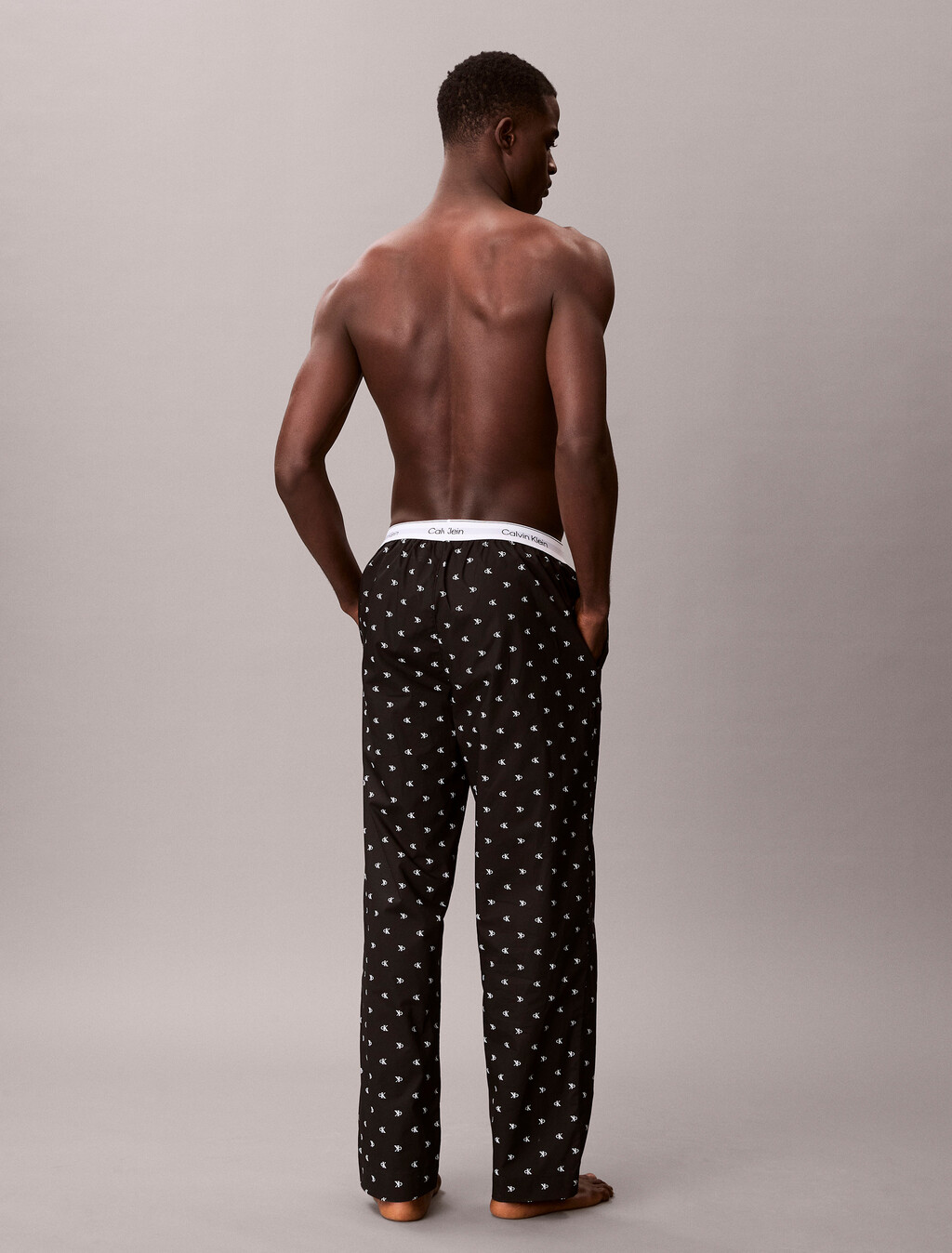 Buy 남성 코튼 포플린 슬립 팬츠 in color DIAMOND LOGO PRINT_BLACK