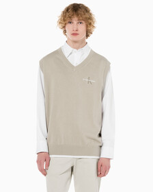 Buy 남성 엠보스드 스웨터 베스트 in color BEIGE