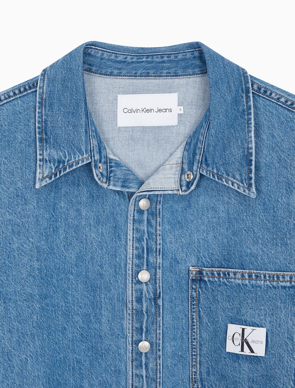 Buy 여성 크롭 대드핏 데님 셔츠 in color CHALKY BLUE