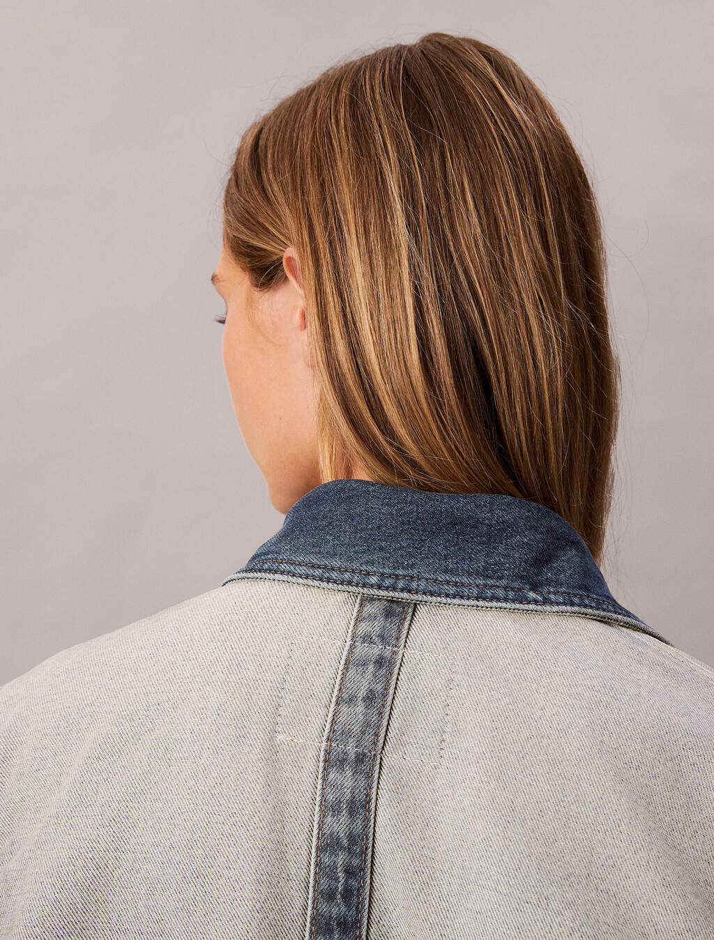 Buy 여성 인사이드 아웃 데님 자켓 in color Blue