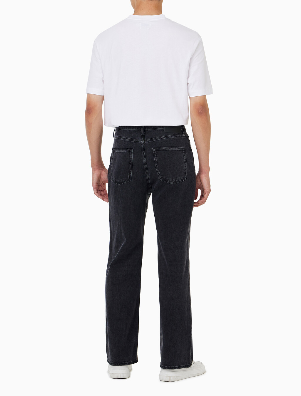 Buy 남성 뉴 와이드핏 블랙 데님 in color WASHED BLACK LOGO LACE