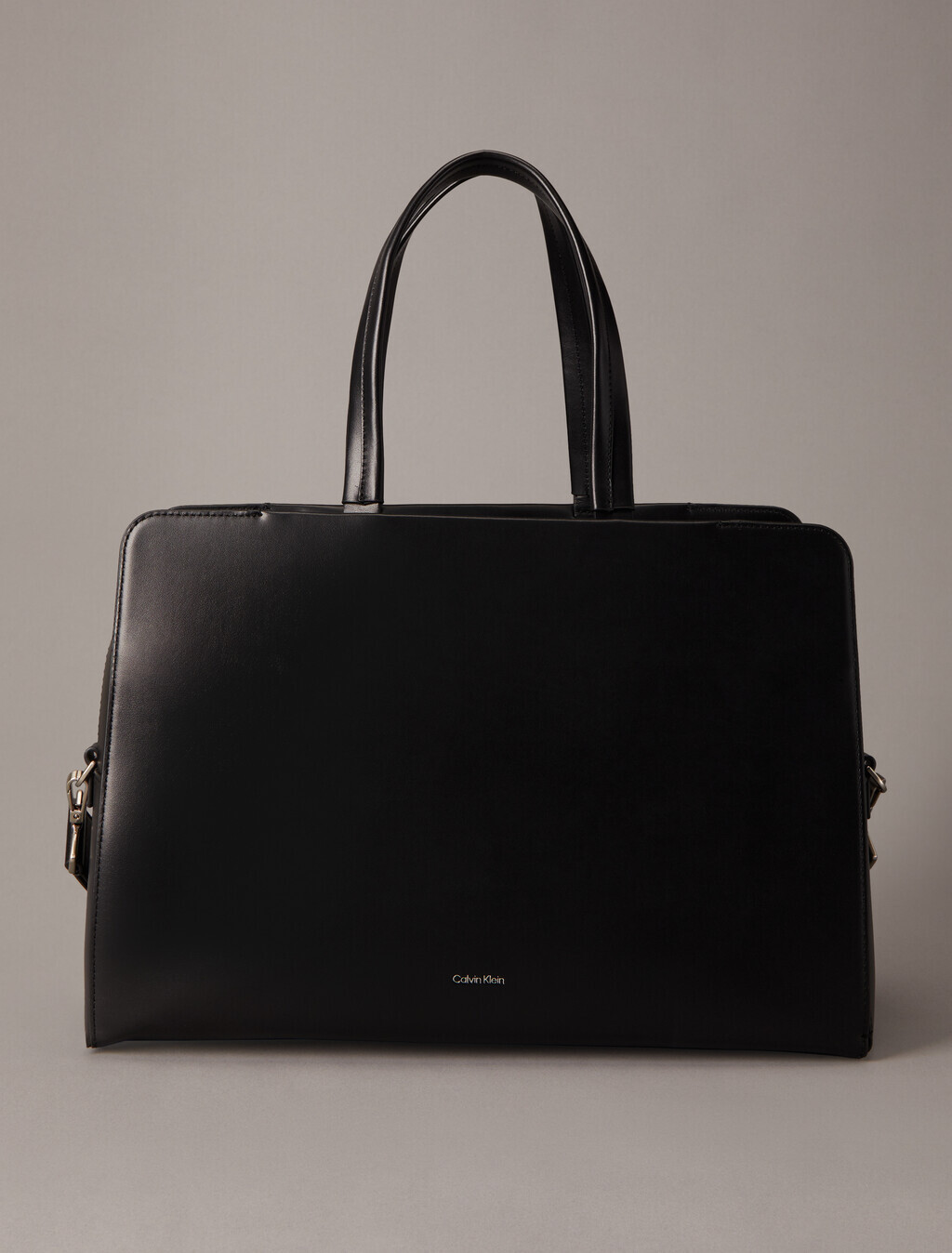 Buy 라지 사첼백 39 in color BLACK BEAUTY