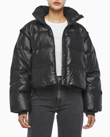 Buy 여성 글로시 디터쳐블 크롭 다운 푸퍼 in color CK BLACK