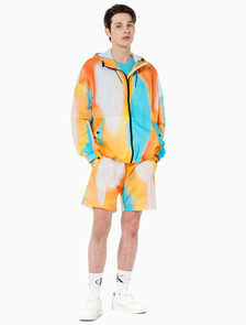 Buy 남성 올오버 그래픽 프린트 쇼츠 in color ANCIENT WHITE/EGGSHELL