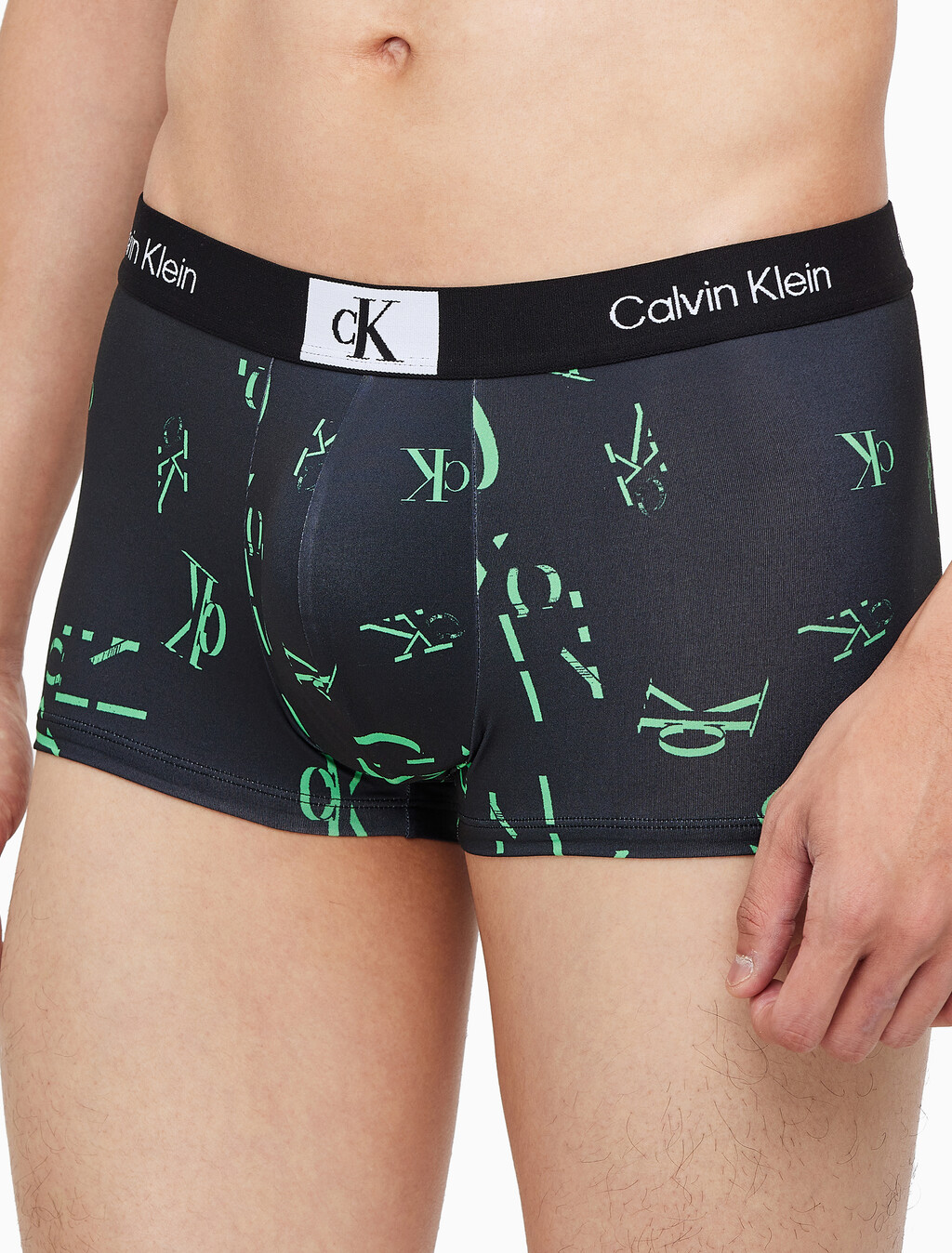 Buy 남성 1996 마이크로 로우라이즈 드로즈 in color BLACK/GREEN