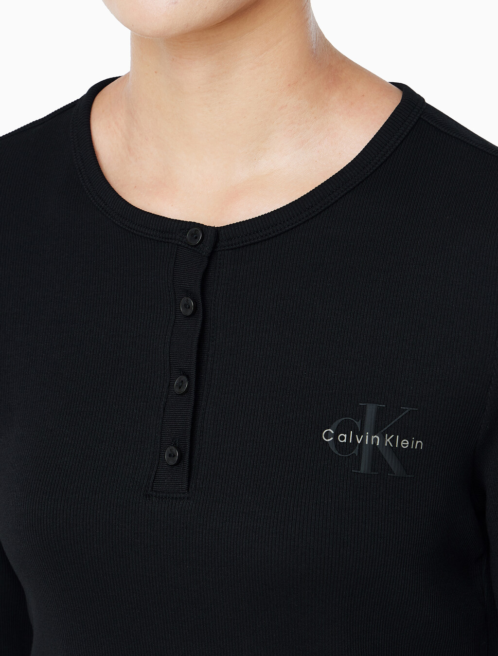 Buy 여성 모노그램 롱슬리브 헨리넥 티셔츠 in color BLACK