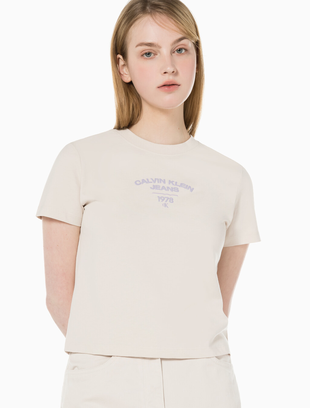 Buy 여성 1987 로고 베이비핏 반팔 티셔츠 in color BLUR FLORAL_BLACK