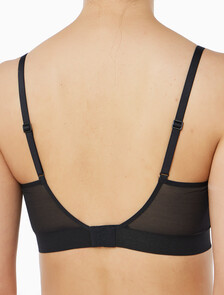 Buy 여성 인비져블 NSE 메쉬 AF 푸쉬업 플런지 in color BLACK