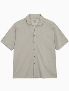 Buy 남성 니트 텐셀 쿨링 숏슬리브 버튼다운 탑 in color GREY