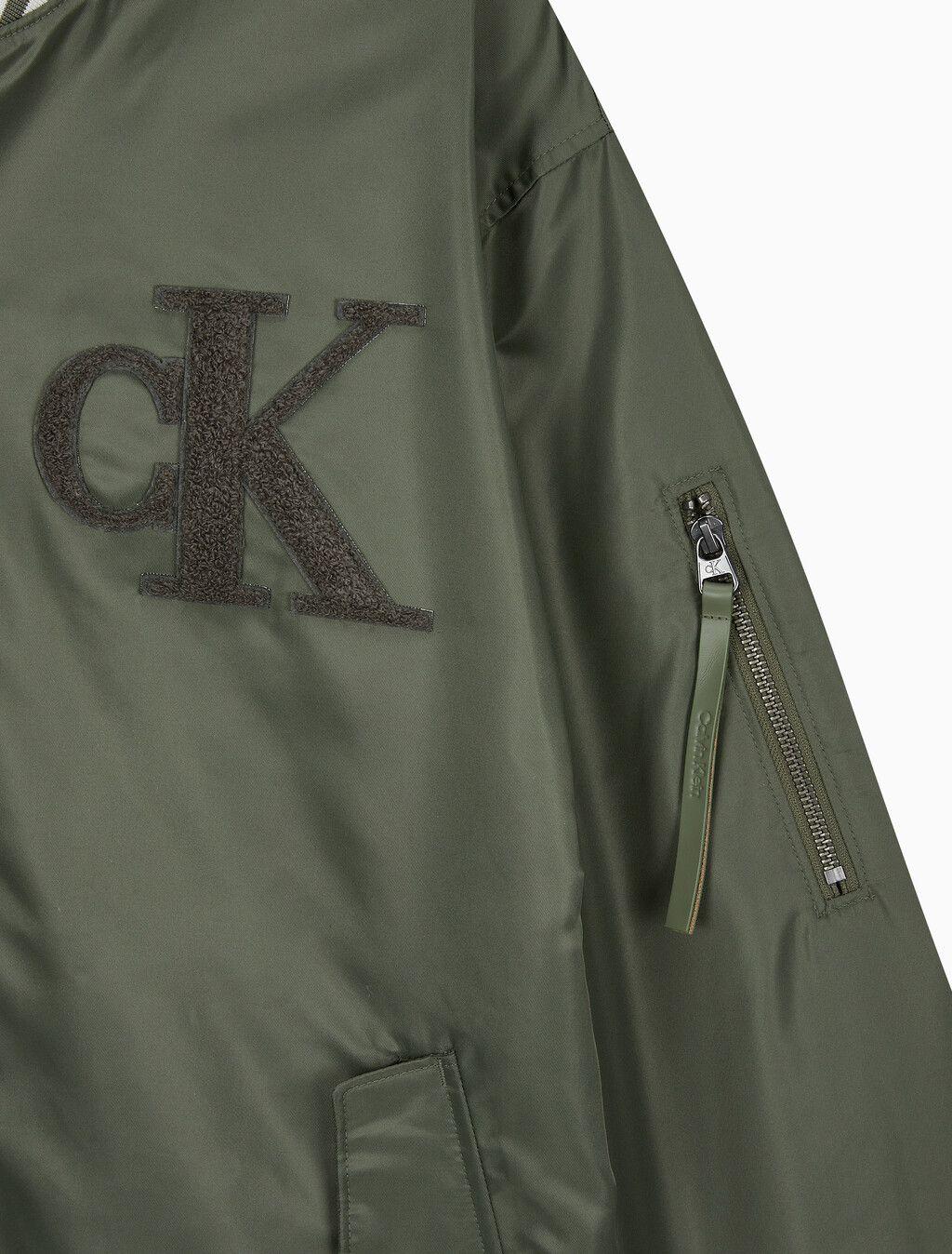 Buy 남성 티핑 디테일 히어로 패딩 보머 in color DUSTY OLIVE