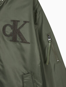 Buy 남성 티핑 디테일 히어로 패딩 보머 in color DUSTY OLIVE