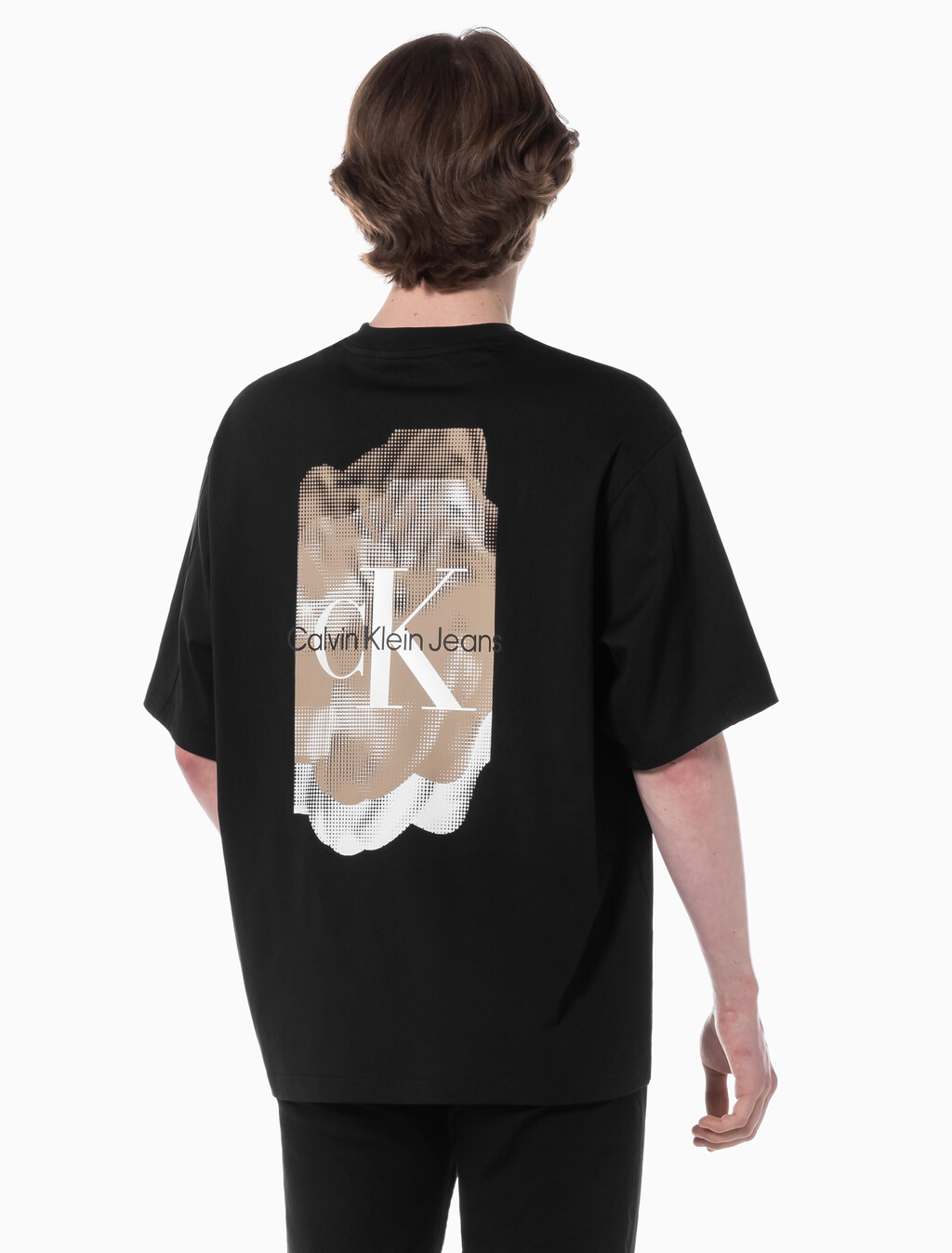 Buy 남성 릴렉스핏 그래픽 기능성 반팔 티셔츠 in color CK BLACK