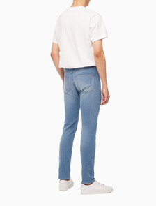 Buy 남성 모던 테이퍼 라이트블루 데님 in color CHALKY BLUE