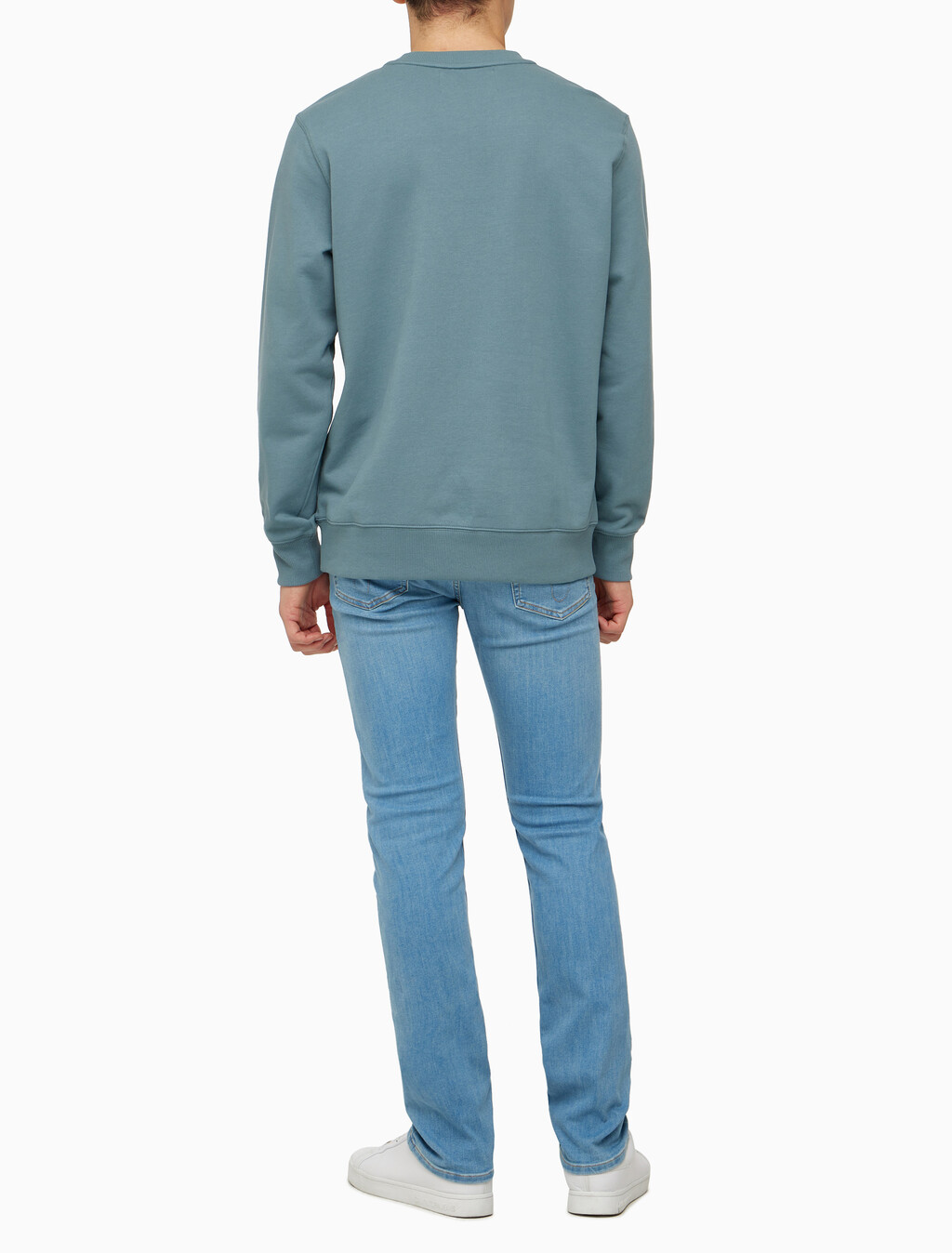 Buy 남성 레귤러핏 CK 뱃지 로고 스웻셔츠 in color GOBLIN BLUE