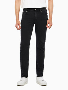 Buy 남성 슬림핏 블랙 데님 in color WASHED BLACK LOGO LACE