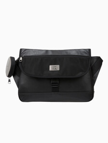 Buy 남성 CKJ 태그드 메신저백 in color BLACK