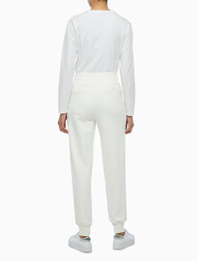 Buy 여성 미네랄 다이 모노로고 조거 팬츠 in color WHITE