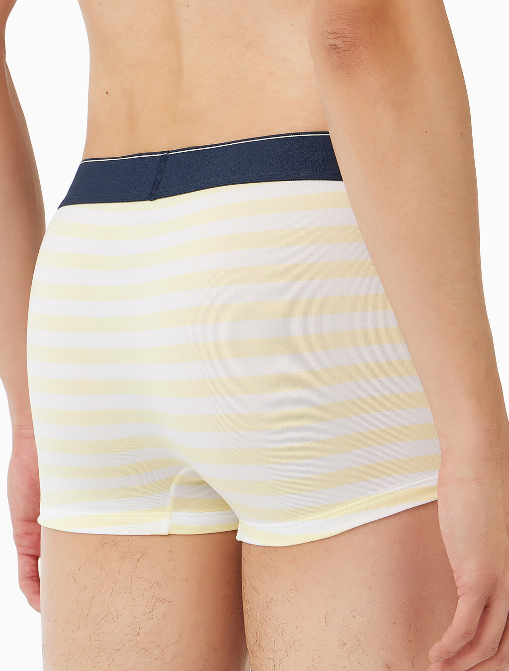 Buy 남성 CK 그래픽 마이크로 로우 라이즈 트렁크 in color Yellow+White