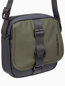 Buy 남성 유틸리타리안 카메라백 S in color OLIVE