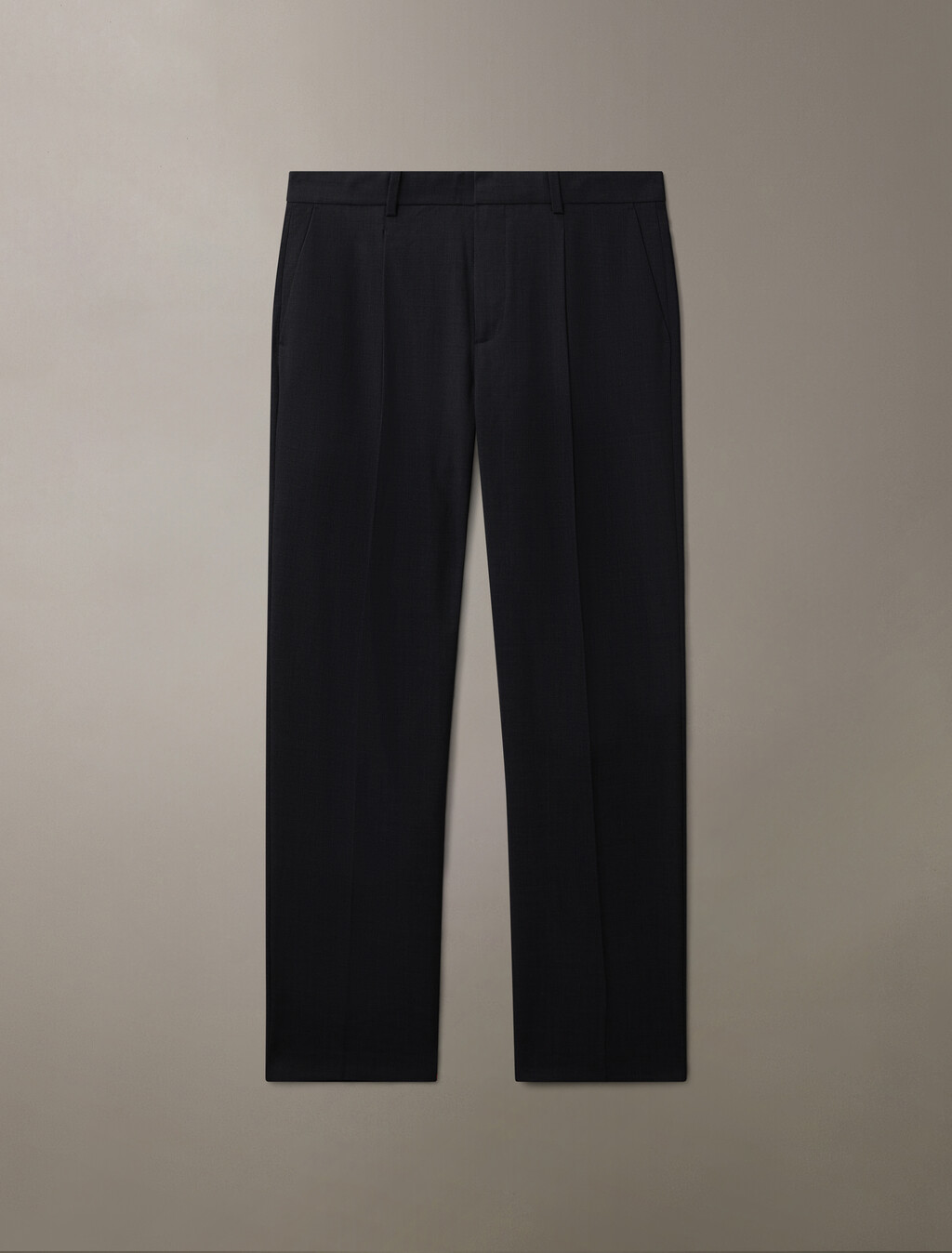 Buy 남성 트로피컬 울 플리츠 트라우저 in color CHARCOAL