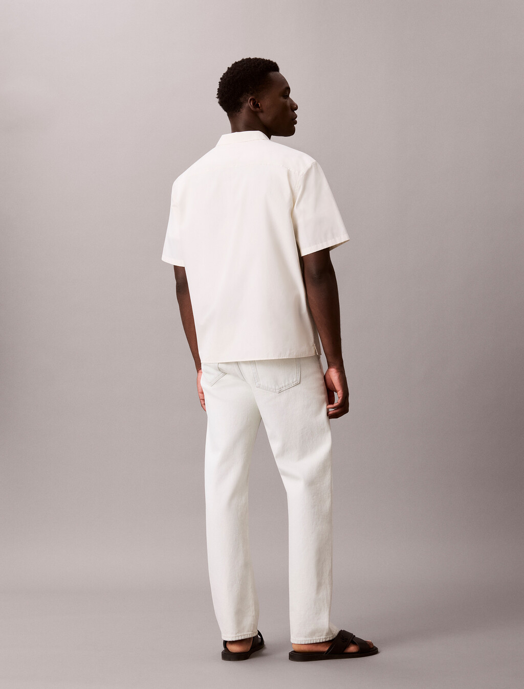 Buy 솔리드 워시드 포플린 릴렉스 숏슬리브 셔츠 in color TOFU