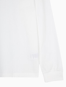 Buy 남성 이지핏 아카이브 로고 긴팔 티셔츠 in color BRIGHT WHITE