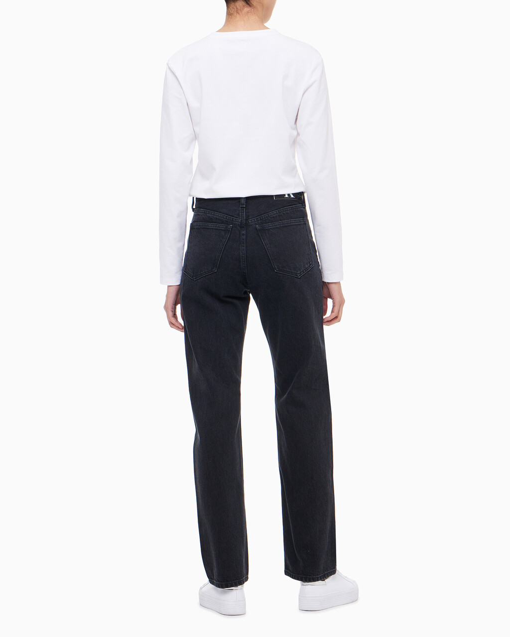 Buy 여성 하이라이즈 스트레이트핏 워시드 블랙 서스테이너블 데님 in color WASHED BLACK LOGO LACE