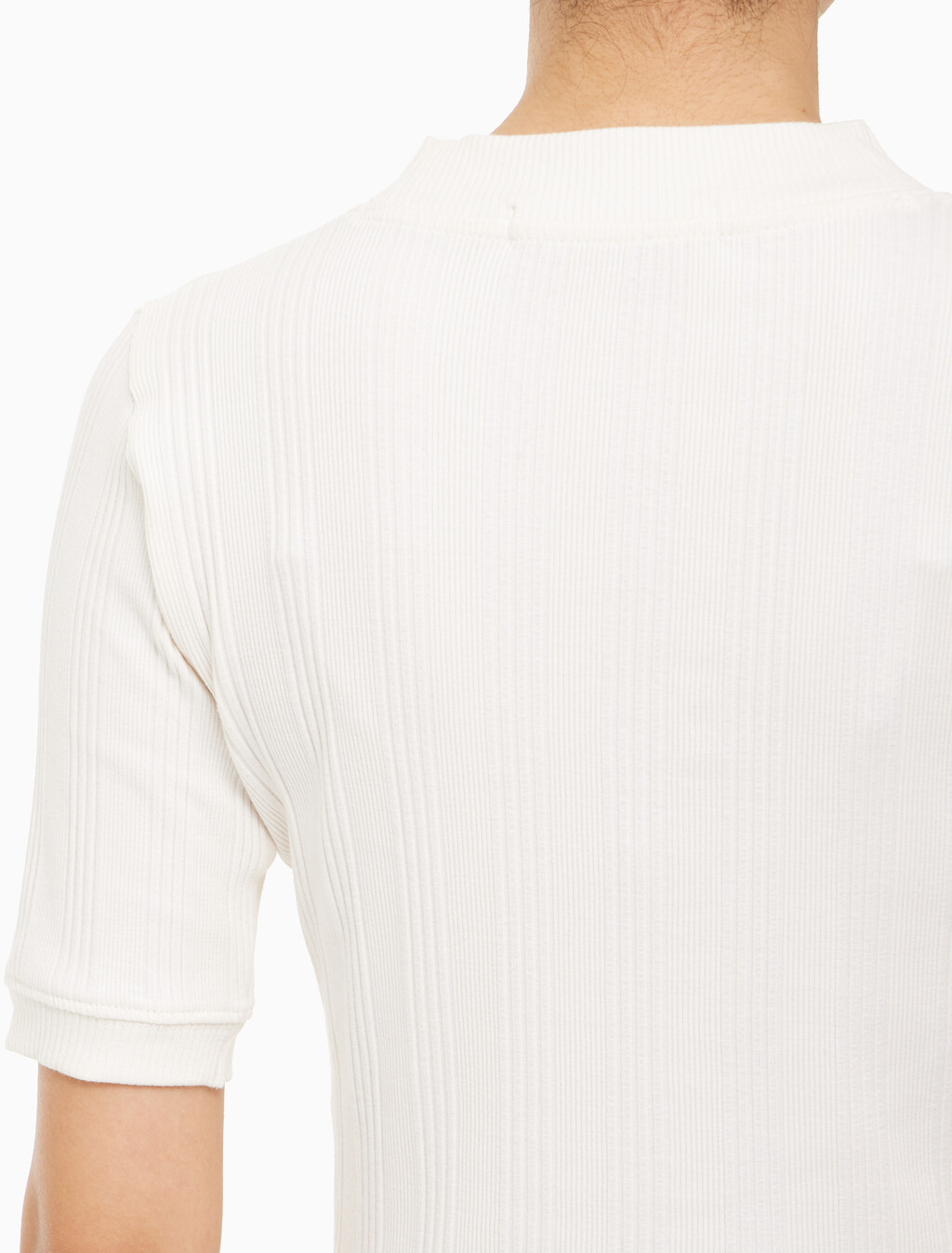 Buy 여성 모노그램 로고 뱃지 립 슬림핏 반팔 티셔츠 in color WHITE