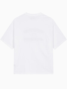 Buy 남성 릴렉스핏 뉴욕 바시티 로고 반팔 티셔츠 in color BRILLIANT WHITE