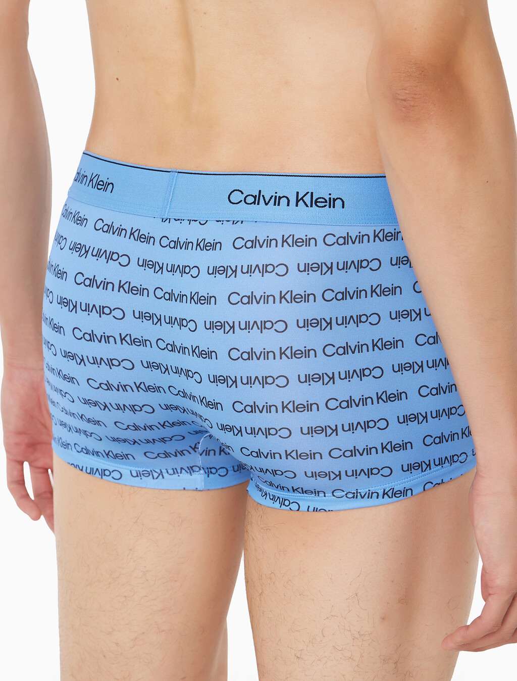 Buy 남성 아이콘 코튼 스트레치 마이크로 로우 라이즈 트렁크 in color Light grey