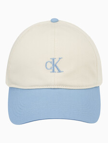 Buy 남녀공용 CKJ 스몰 모노그램 로고 컬러블락 볼캡 in color BLUE