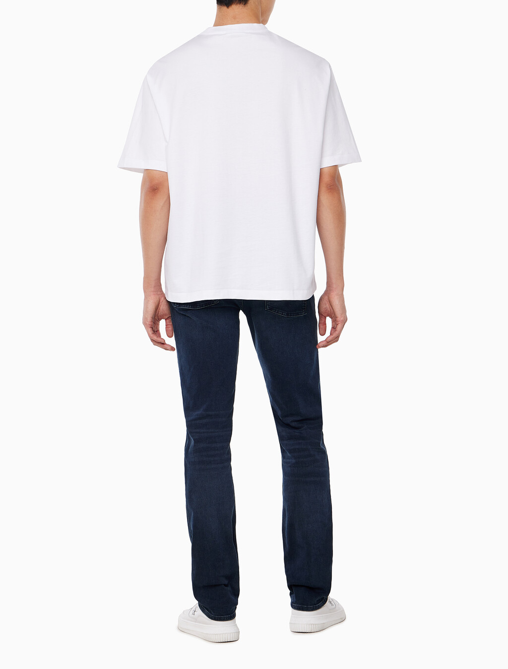 Buy 남성 릴렉스핏 뉴욕 바시티 로고 반팔 티셔츠 in color BRILLIANT WHITE
