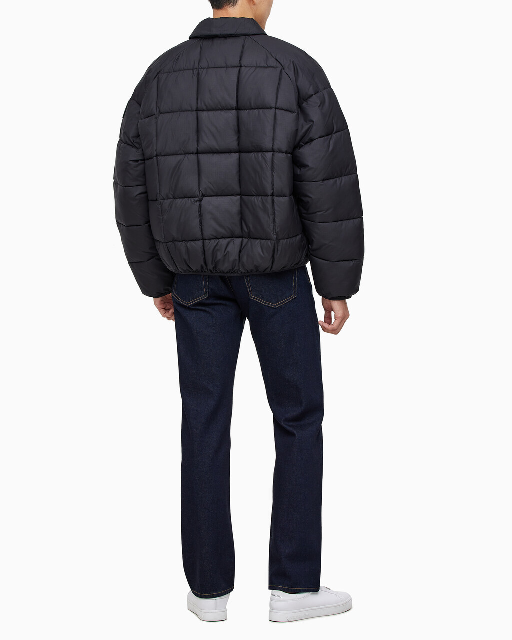 Buy 남성 프리미엄 라인 에센셜 패디드 오버셔츠 in color CK BLACK