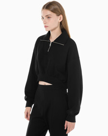 Buy 여성 하프집 엠보스 폴로넥 스웻 in color CK BLACK